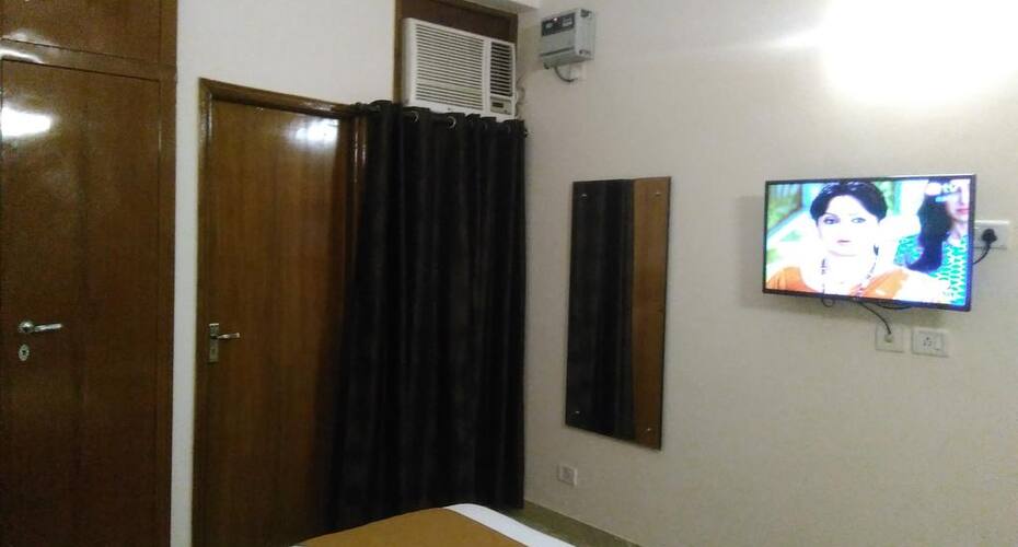 Hotel Cosy Tree Homes, Noida 3